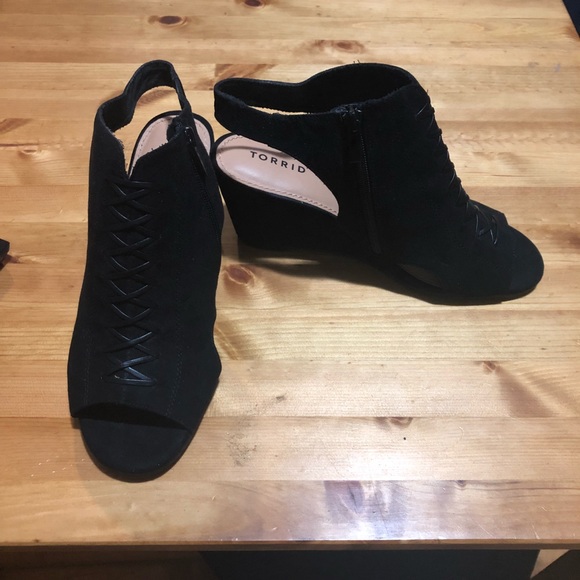 torrid Shoes - 🆕 Brand New (NWT) Size 9.5W Open Back Black Heels